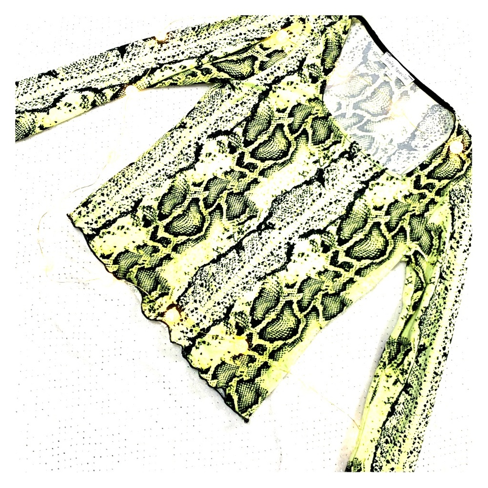 Daily Special neon greenish-yellowish top